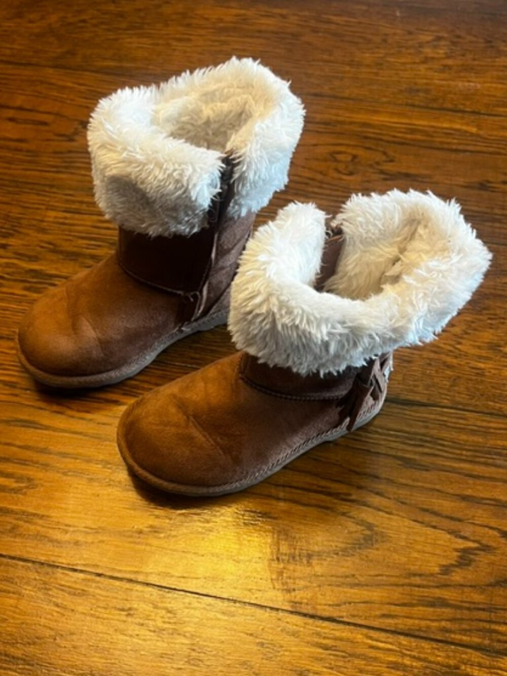 Girls Makalu California Suede Tan Boots, Size 9, Zip, Furry inside, Ex Con!